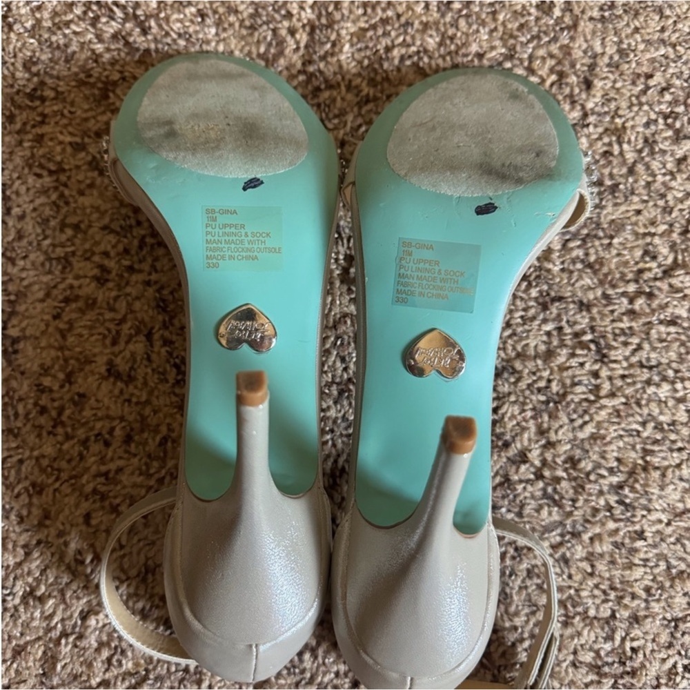 Blue by Betsey Johnson Gina Silver rhinestone Embellished Heels Size 11 - Picture 14 of 14